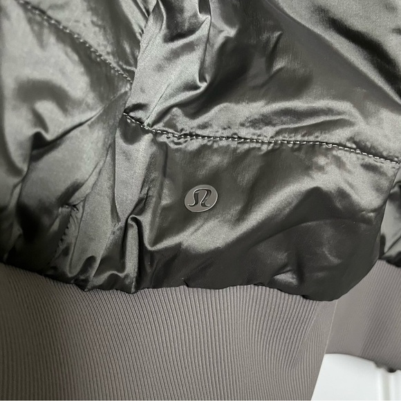 Lululemon Non-Stop Reversible Bomber Jacket in Rover Size 4 - Picture 9 of 11